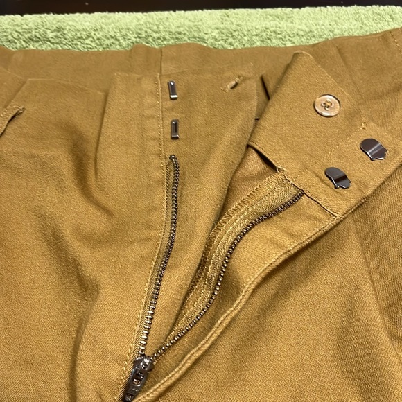 Size 18 mustard pants. - Picture 3 of 6
